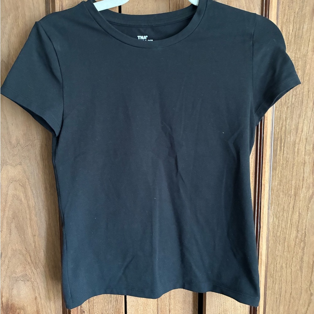 TNA Aritzia Black Hold It Short Sleeve T-Shirt - Picture 2 of 3